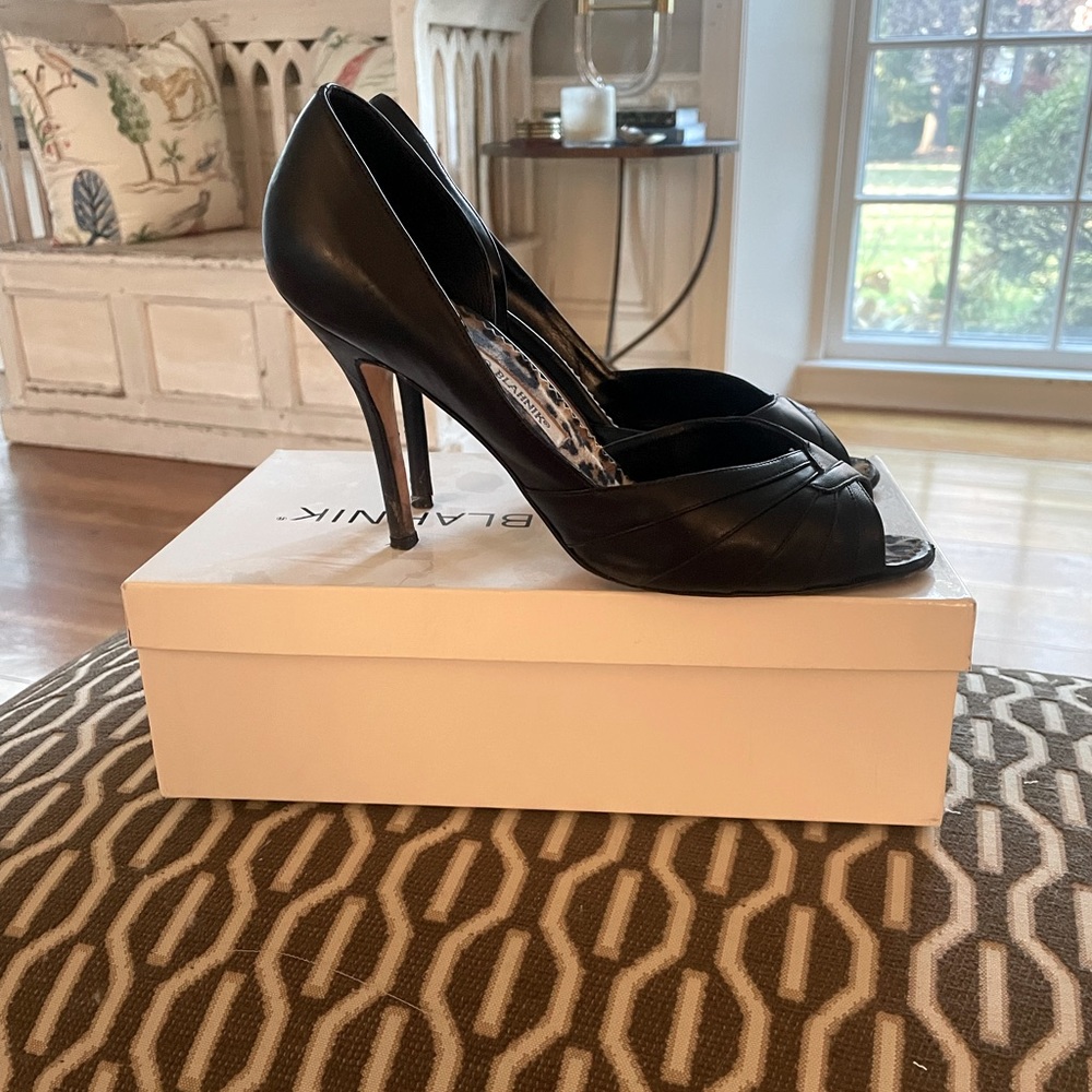 Manolo Blahnik , SEDARABY black leather size 39.5